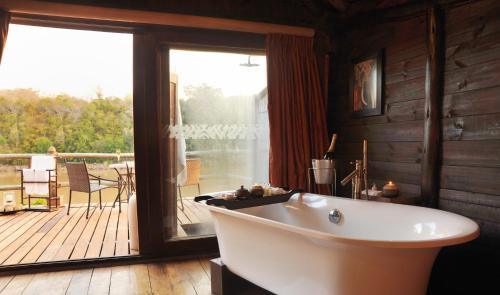 Selous Game Reserve Cabin | Serena Mivumo River Lodge