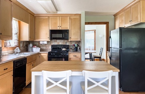 Ono Island Cottage | Serene cottage on 3 acres w pond. 10mins to Perdido Key beaches- no hidden fees.