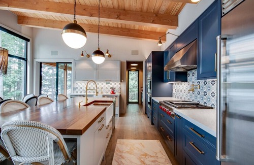 Lake of Bays Apartment | Serene Escape, Lake of Bays