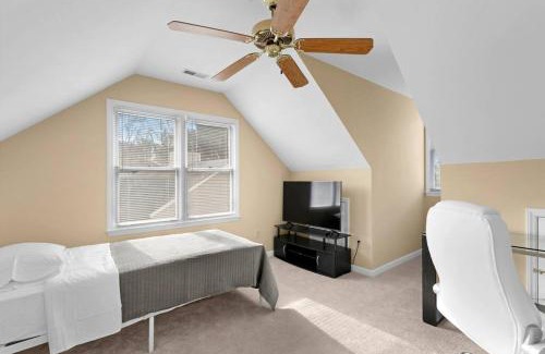 Northeast Raleigh Villa | Serene Haven Retreat