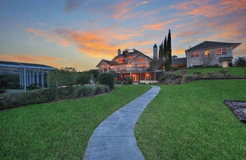 Umatilla House | Serene Lakefront Retreat - Spacious and Cozy Chateau with Country Flair!