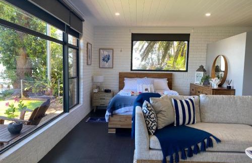 Marks Point Villa | Serenity by the Lake - Romantic Waterfront Couple's Getaway