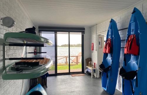 Marks Point Villa | Serenity by the Lake - Romantic Waterfront Couple's Getaway