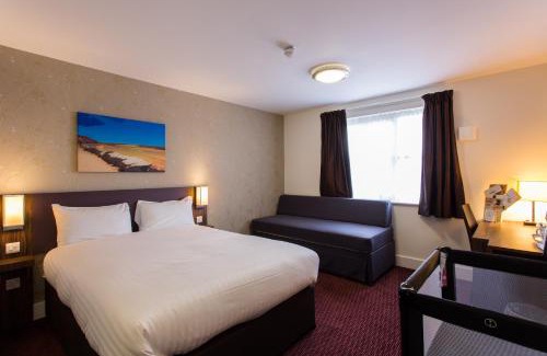 Llanelli Hotel | Sessile Oak, Llanelli by Marston's Inns