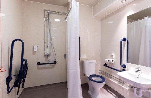 Llanelli Hotel | Sessile Oak, Llanelli by Marston's Inns