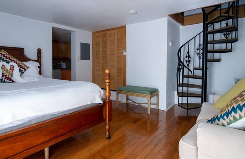 Warwick House | Seven Arches in Warwick, Bermuda