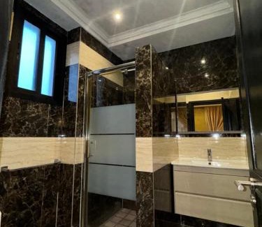 Brazzaville Apartment | Seven suite