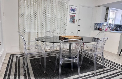 South Central Houston Apartment | Shabby Chic Duplex Tx Medical Center, Rice Village