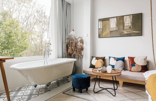 Pudong Bed & Breakfast | Shanghai Ruochu Designer Guesthouse-Near Shanghai Pudong Airport & Disneyland