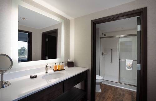 Afton Hotel | Shangri-La Resort