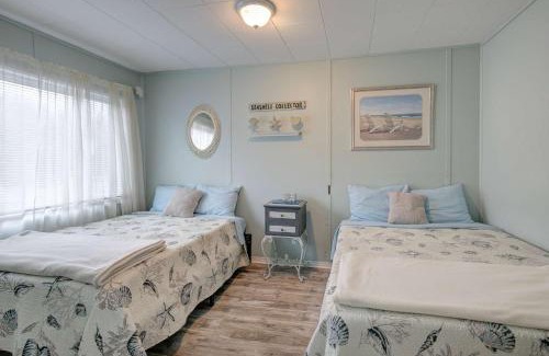 Grayland House | Shell Collector Cottage 2-Bed by the Sea w fireplace