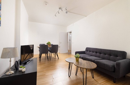 Shepherd's Bush Apartment | Shepherd's Bush 1 renovated apartment for 4 people