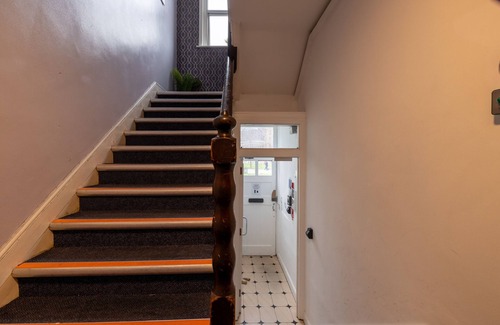 Shepherd's Bush Apartment | Shepherd's Bush 1 renovated apartment for 4 people