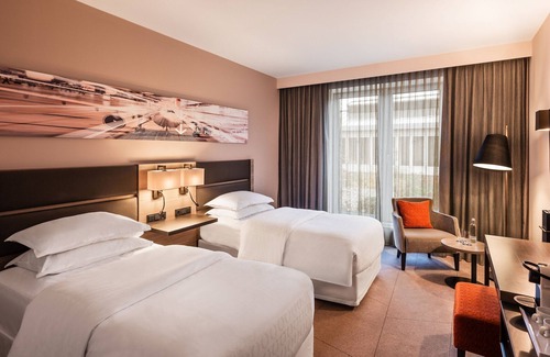 Dusseldorf-Lohausen Hotel | Sheraton Duesseldorf Airport Hotel
