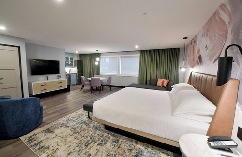 Laval Hotel | Sheraton Laval Hotel