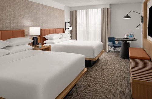 Brookfield Hotel | Sheraton Milwaukee Brookfield Hotel
