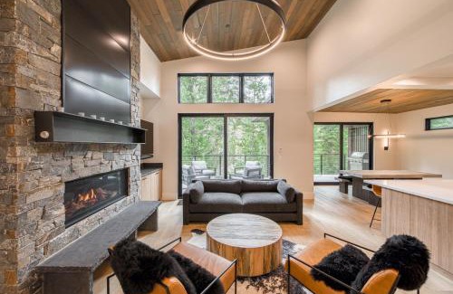 Alpine Meadows House | Shining Creek at Alpine Meadows by Tahoe Getaways - 4 BR w Creek Views, Hot Tub & Ski Shuttle!