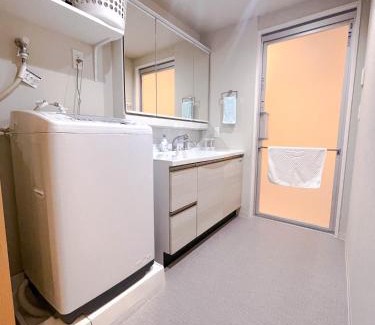 Higashinari Apartment | Shinkou House UE - Newly Built Secure and Hypoallergenic