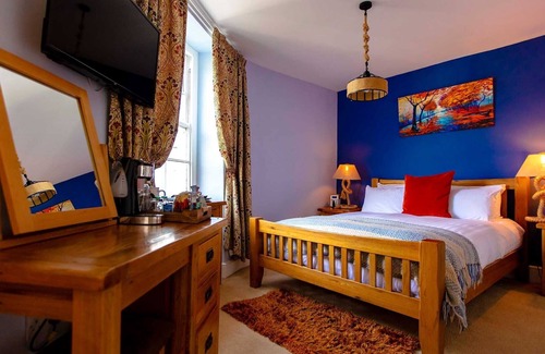Dartmouth Bed & Breakfast | Ship in Dock Inn