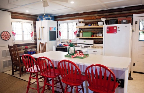 Shipshewana Cabin | Shipshewana, AmishCountry, 2 neighboring spaces. Sleeps up to 12.