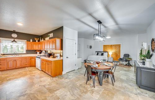Shipshewana House | Shipshewana Guest House with Fire Pit!