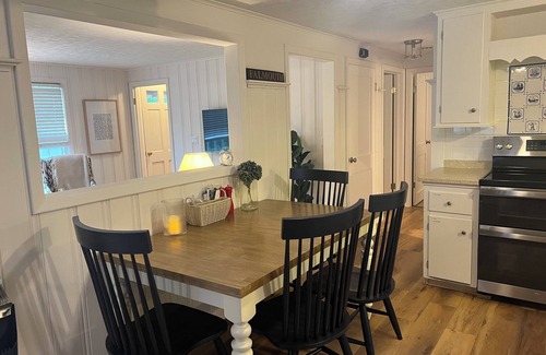 West Falmouth House | Short walk to Old Silver Beach!