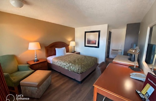 Outlook Hotel | SilverStone Lite