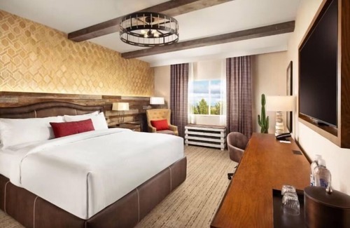 Enterprise Hotel | Silverton Hotel and Casino, Lodge King with EV Charging