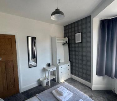Heaton Apartment | Simonside Apartment - 3 bedrooms