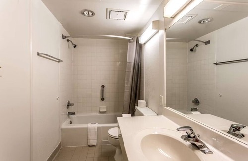 Edgewood Hotel | Simple Room w/Free Breakfast & Easy I-95 Access for Quick Stopovers