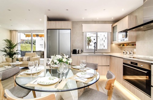 Sitges Town Center Apartment | Sitges Spaces Oasis Suites-4 Bedrooms/4 En-suite Bathrooms/Terrace/Pool-Sleeps 8