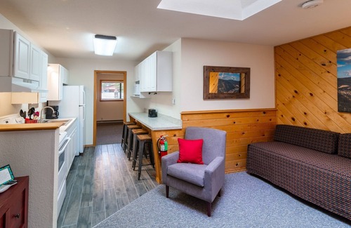 Red River Cabin | Sitzmark Sports