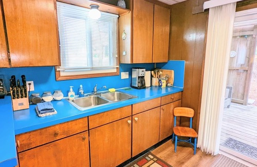 Mears Cottage | Sixties Nostalgia - Rhele's Roost at Silver Lake Dunes
