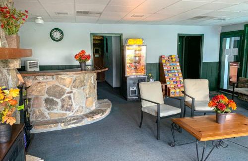 Chalet Village Apartment | Ski View Mountain Resort - 1102 Ski View Dr #108
