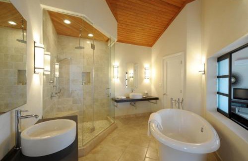 Governor's Harbour House | Sky Beach Club Bungalow 2 cabin