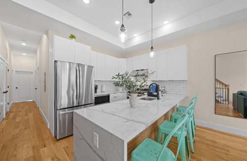 Communipaw Condo | Sky High Retreat near NYC W/Rooftop!