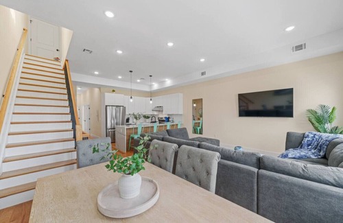 Communipaw Condo | Sky High Retreat near NYC W/Rooftop!