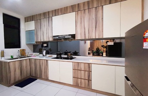 Bukit Indah Apartment | Sky Loft 6pax (WIFI) 13 @ JB City Homestay