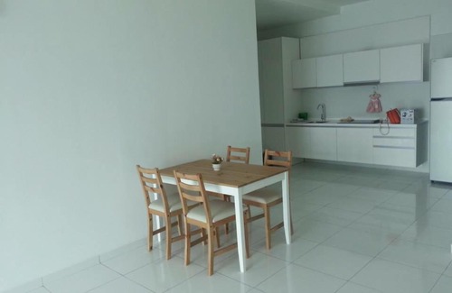 Bukit Indah Apartment | Skyloft Premium Suite