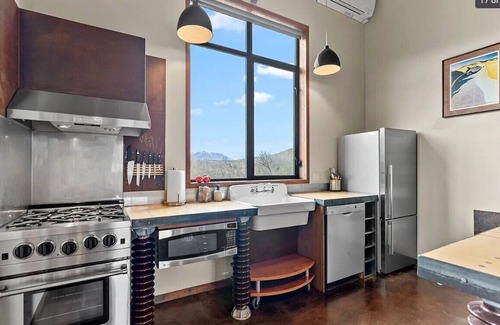 Winthrop Cottage | Skytop: Great views, remote, yet close to Winthrop