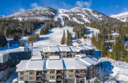 Rossland House | Slalom Creek 2 Bedroom & Den