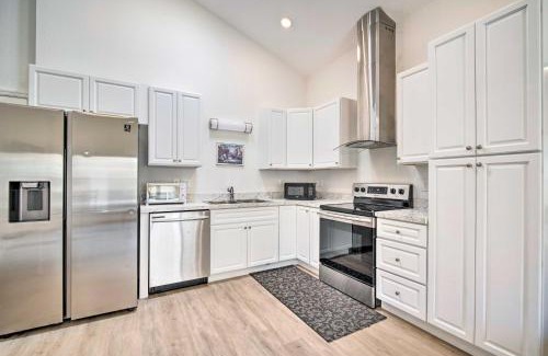 Tavares Apartment | Sleek Tavares Condo 3 Miles to Downtown