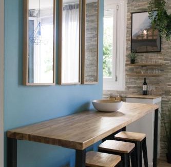 Gambetta Apartment | Sleep In Montpellier, cosy, central, 5 ch, 10p, Tram L1, 2,3 & 4
