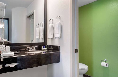 Broadmoor Hotel | Sleep Inn Baton Rouge East I-12