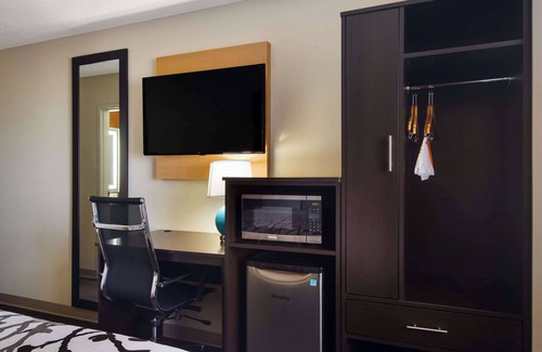 Erie Hotel | Sleep Inn