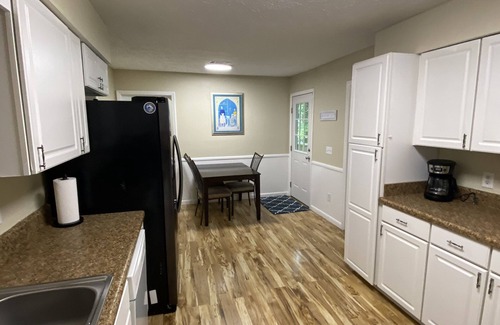 Fortson House | Sleeps 10, 5 Bedroom Home, Peaceful Neighborhood w/Community Pool Access