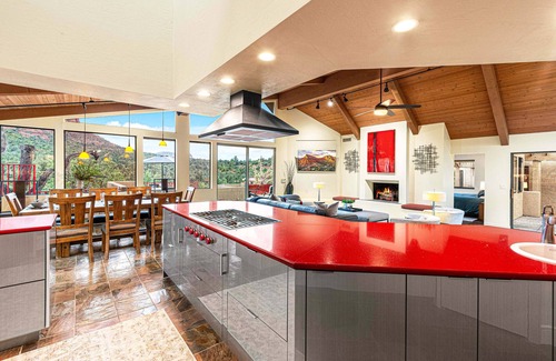 Sedona House | Sleeps 12. Salt Water Pool. Prime Sedona Location