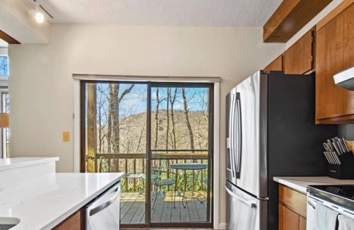 Wintergreen Cabin | Slope Side Suite