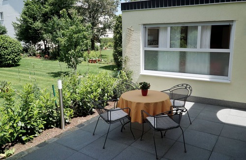 Sudstadt House | Small bungalow on the southern outskirts of the city