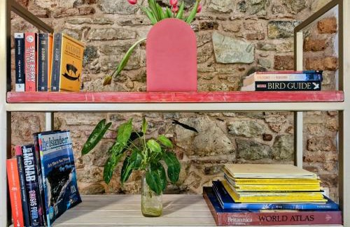 Casco Viejo Apartment | Small loft at Casa Neuman, Casco Antiguo